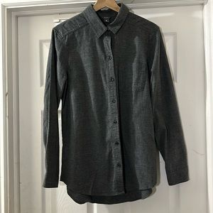 Eddie Bauer SZ M women’s heathered grey cotton button down shirt.